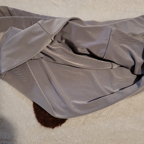 PrettyLittleThing Lavender Tube Crop Top Bandeau Silky Velvet Women's Size 6 - Picture 4 of 4